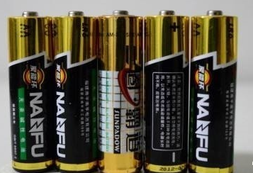 5s电池膨胀危险嘛_电池与磁铁有什么危险_电池属于危险品吗