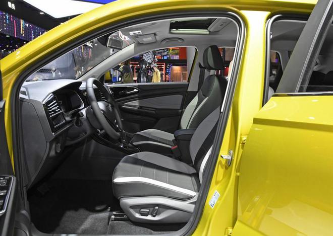 奔驰新款车型2020上市最新款价格_新款车型上市2016图片_新款车型上市2022黄色
