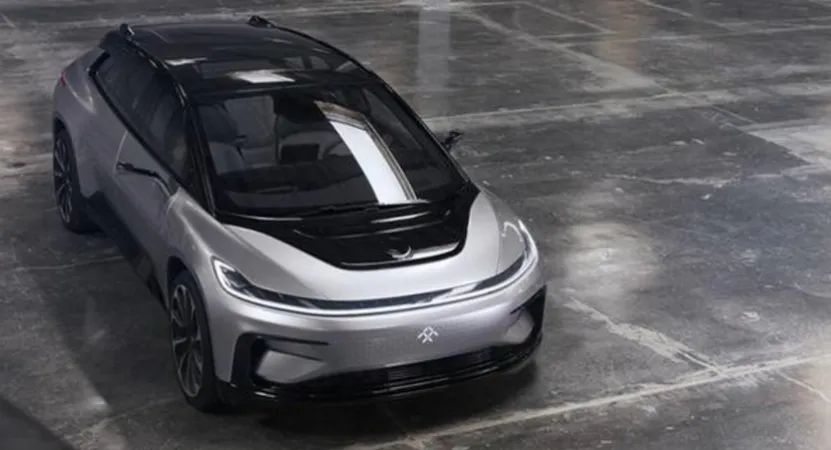 现代新款伊兰特_奔驰新款车型2020上市最新款价格_现代新款车型上市2022伊兰特