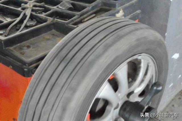 轮胎平衡铅块安装位置_轮胎平衡仪_轮胎动平衡机使用