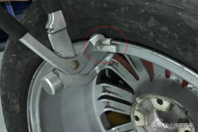 轮胎平衡仪_轮胎平衡铅块安装位置_轮胎动平衡机使用