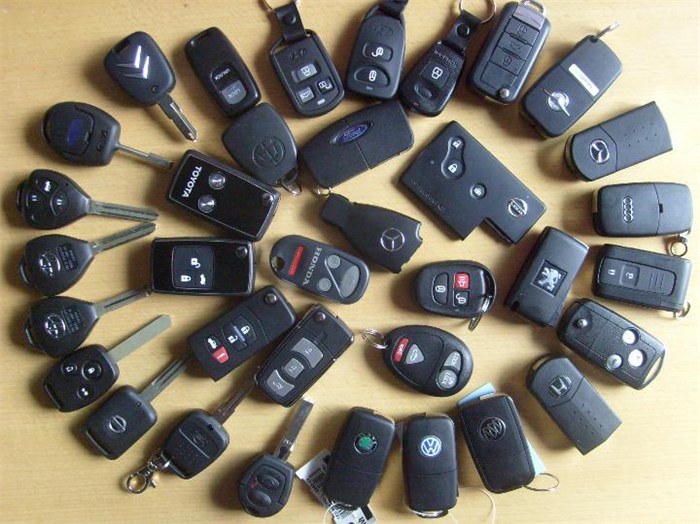 别克英朗车钥匙配一把多少钱_车钥匙丢了多少钱配_没有车钥匙怎么配钥匙