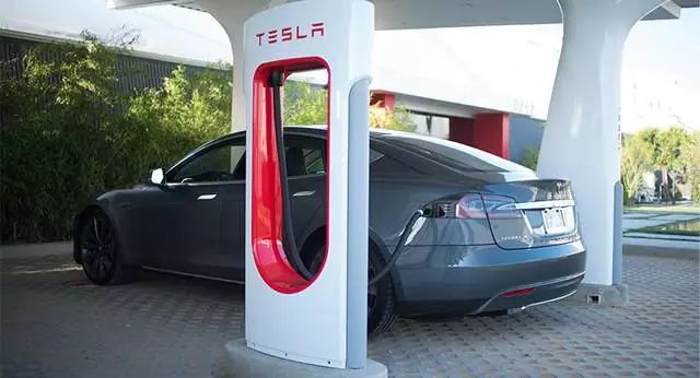 油电混合动力汽车哪款好_新款自由舰油电混合_帕拉梅拉新款2022油和油电混合哪个好